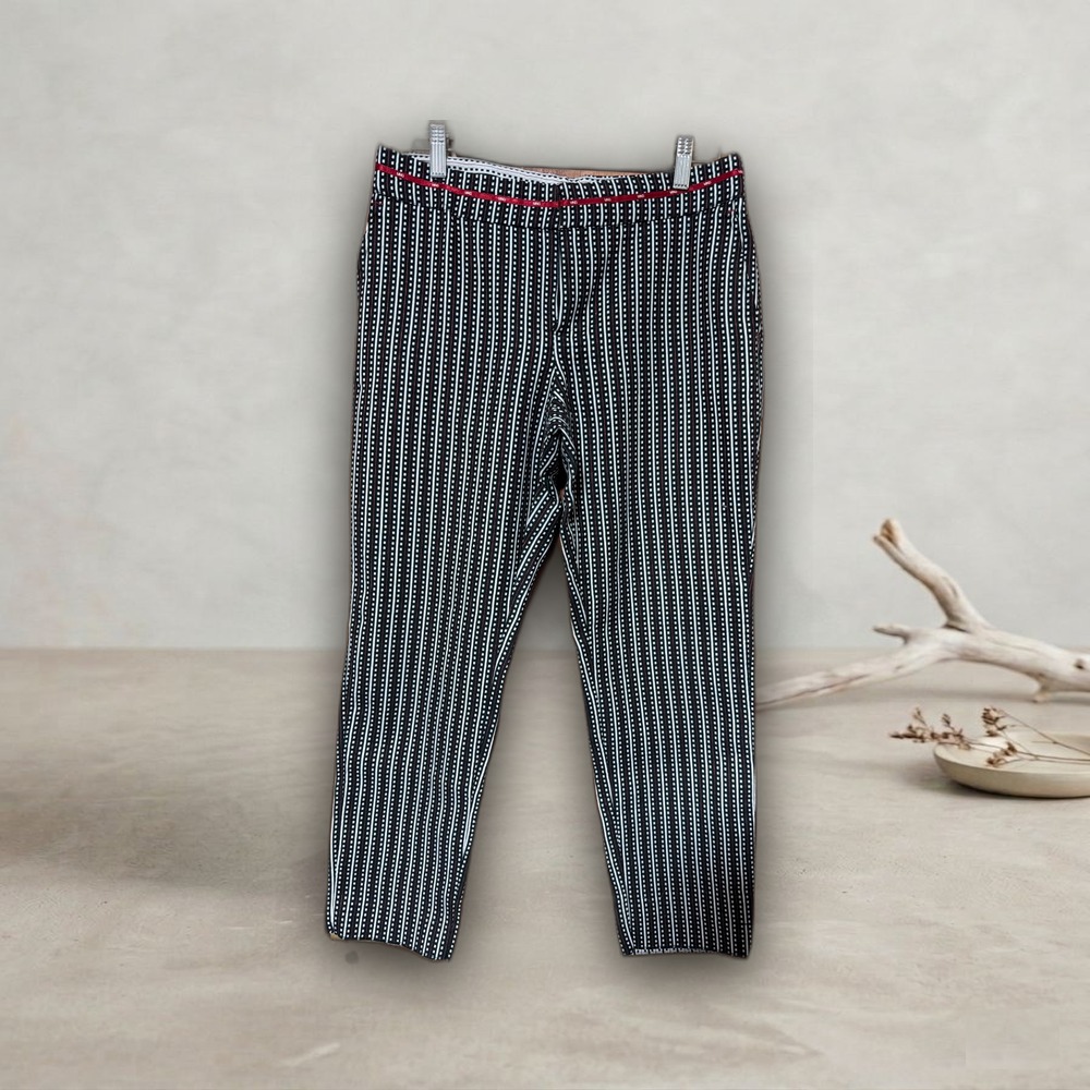 Pantalon corte de vestir, blanco negro y líneas rojas 