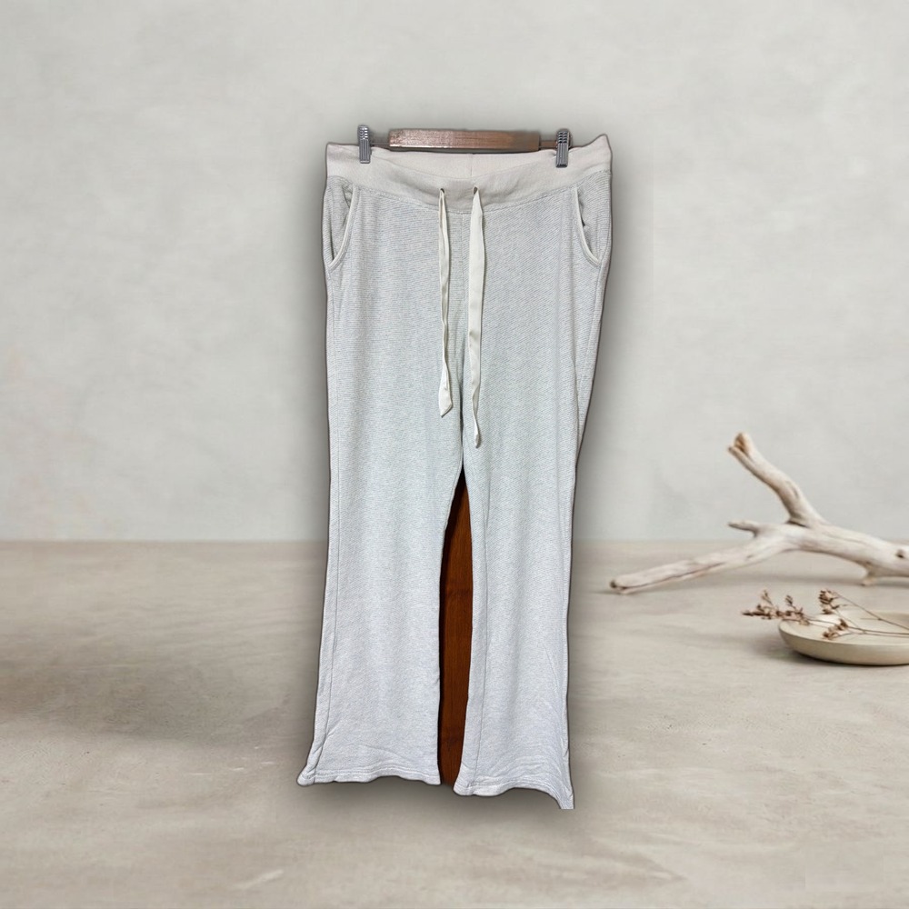 Jogger tramado blanco/gris plata con cordón recto